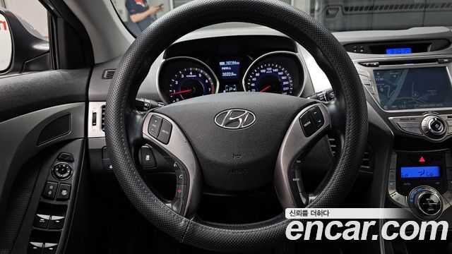 Hyundai Avante (MD) M16 GDI Avenue 2013 — фото 15