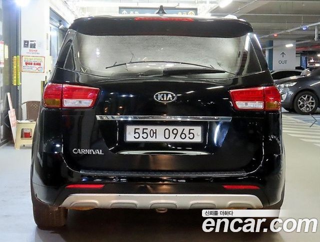 Kia Carnival 9-seater Prestige 2016 — фото 5