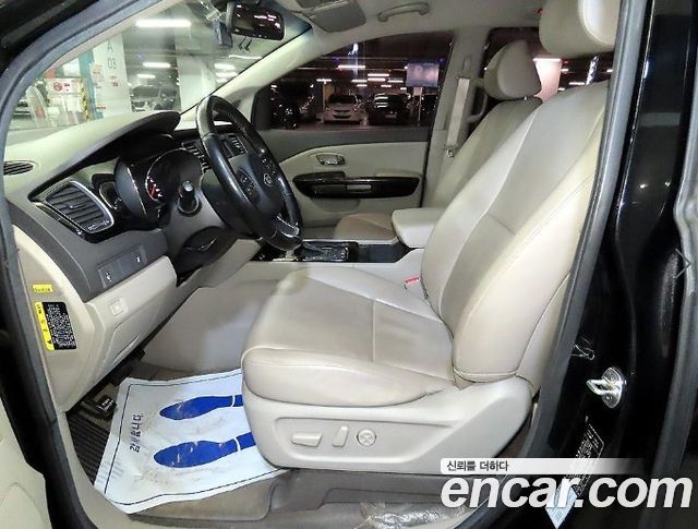 Kia Carnival 9-seater Prestige 2016 — фото 6
