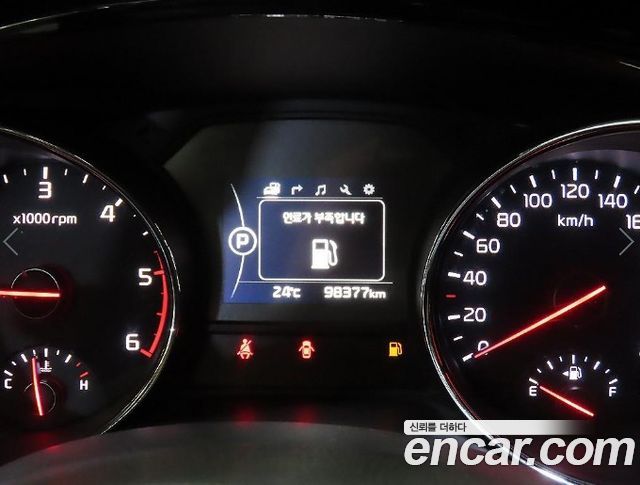 Kia Carnival 9-seater Prestige 2016 — фото 9