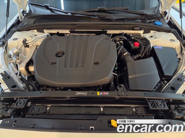 Volvo V60 Cross Country (II) B5 Ultra AWD 2025 — фото 6