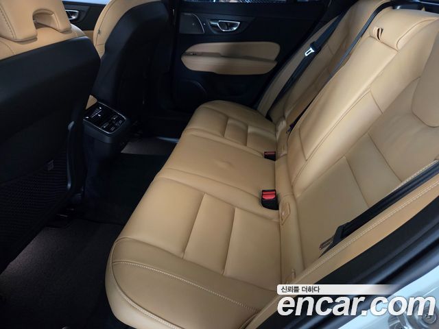 Volvo V60 Cross Country (II) B5 Ultra AWD 2025 — фото 16