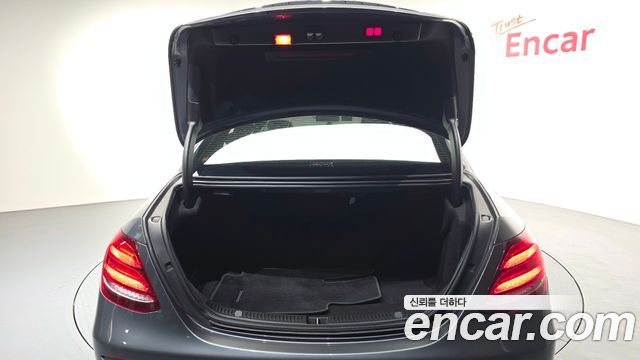 Mercedes-Benz E-Class (W213) E250 Avantgarde 2020 — фото 19