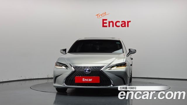 Lexus ES300h (VII) Executive 2020 — фото 3
