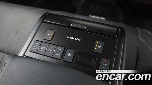 Lexus ES300h (VII) Executive 2020 — фото 22