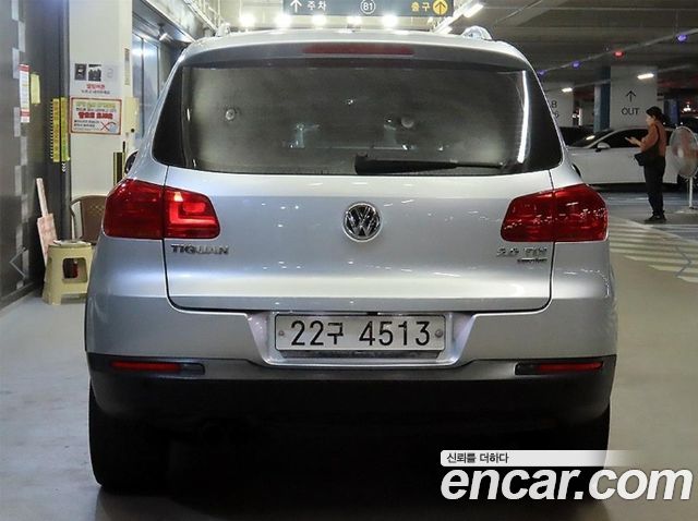 Volkswagen Tiguan 2.0 TDI Comfort 5N 2015 — фото 5