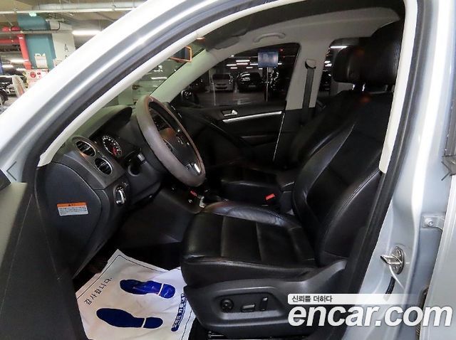 Volkswagen Tiguan 2.0 TDI Comfort 5N 2015 — фото 6