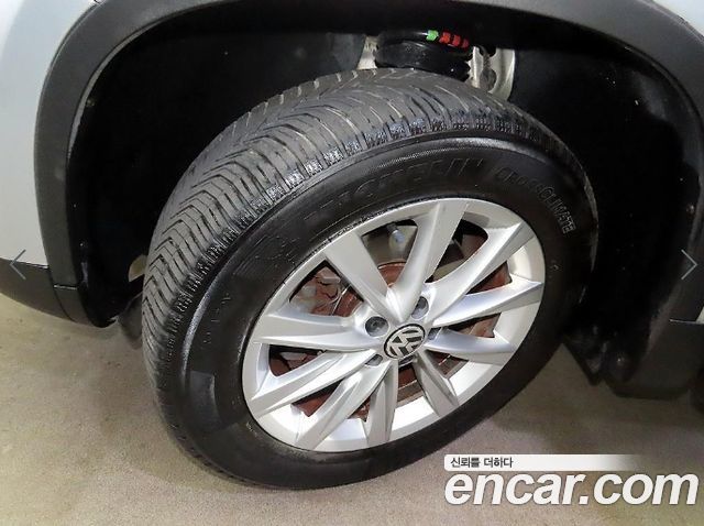 Volkswagen Tiguan 2.0 TDI Comfort 5N 2015 — фото 22