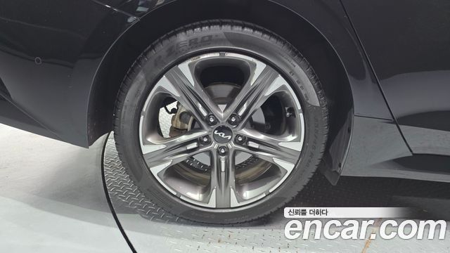 Kia K5 (III) 2.0 Signature 2023 — фото 5