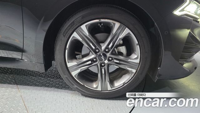 Kia K5 (III) 2.0 Signature 2023 — фото 27