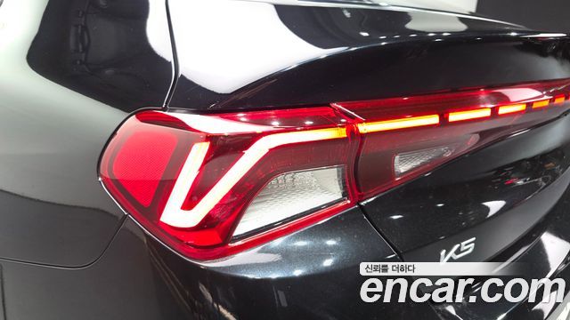 Kia K5 (III) 2.0 Signature 2023 — фото 23
