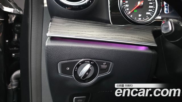 Mercedes-Benz E-Class (W213) E200 Avantgarde 2018 — фото 20