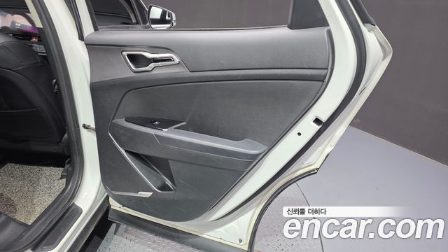 Kia Sportage (V) Gasoline 1.6 Turbo 2WD Prestige 2022 — фото 31