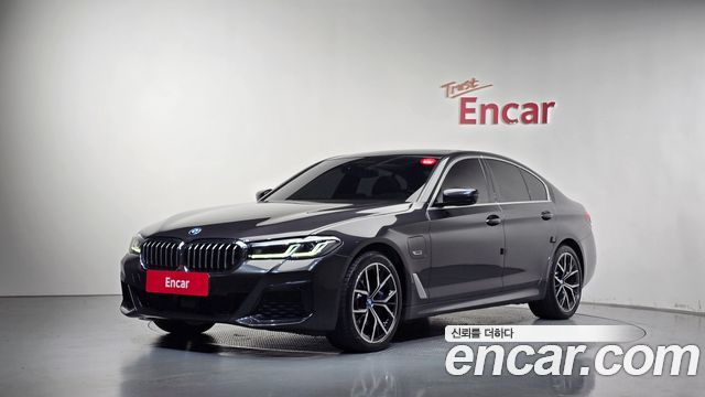 BMW 5 Series (G30) 530e M Sport 2022 — фото 1