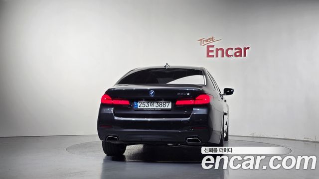 BMW 5 Series (G30) 530e M Sport 2022 — фото 4