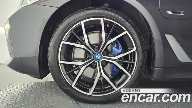 BMW 5 Series (G30) 530e M Sport 2022 — фото 5