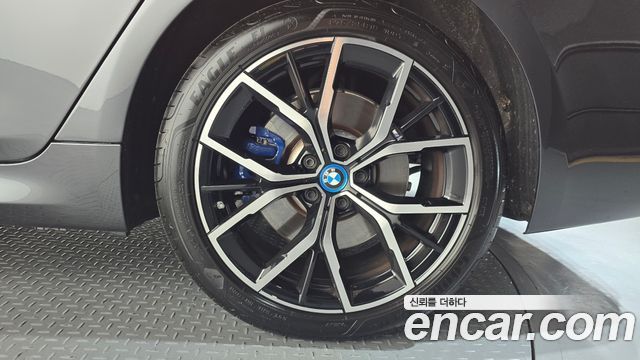 BMW 5 Series (G30) 530e M Sport 2022 — фото 21