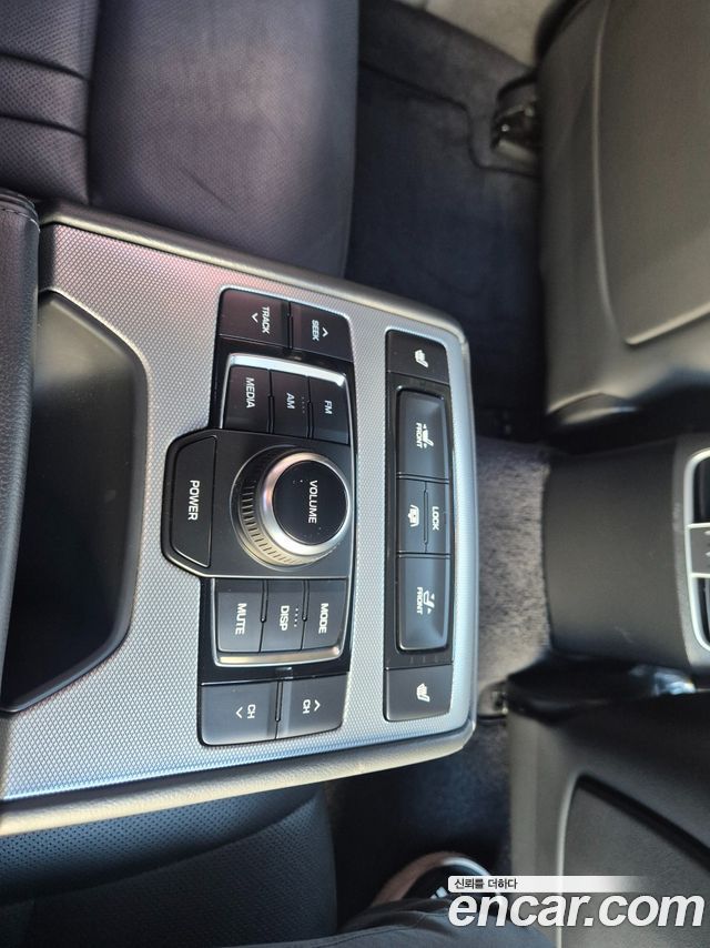 Genesis G80 3.3 GDI AWD Premium Luxury 2018 — фото 8