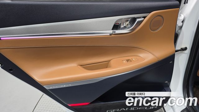Hyundai Grandeur (IG) 3.0 Exclusive Special 2017 — фото 25
