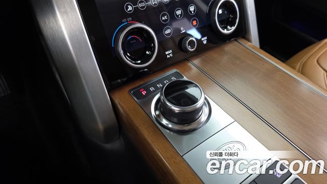 Land Rover Range Rover (IV) 4.4 SDV8 AB LWB DIESEL 2019 — фото 9