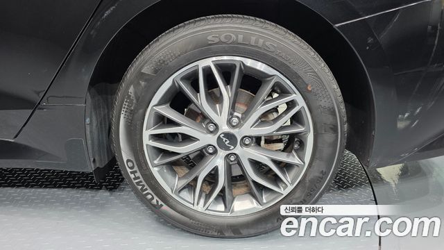 Kia K5 (III) 2.0 Noblesse 2023 — фото 21
