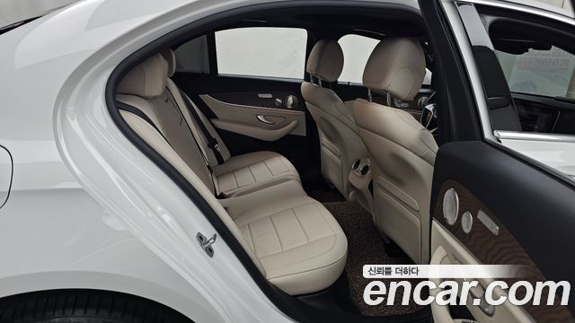 Mercedes-Benz E-Class (W213) E220d 4MATIC Exclusive 2023 — фото 15