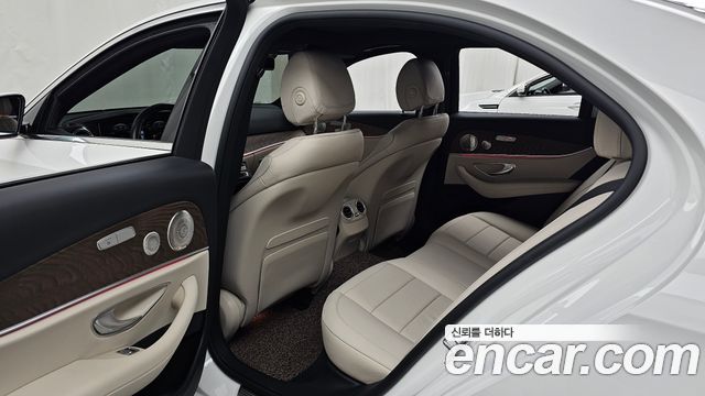 Mercedes-Benz E-Class (W213) E220d 4MATIC Exclusive 2023 — фото 16