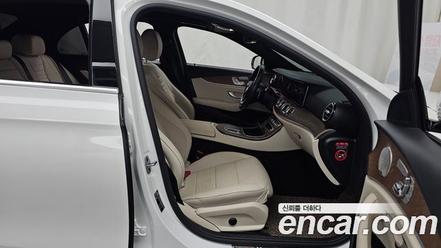 Mercedes-Benz E-Class (W213) E220d 4MATIC Exclusive 2023 — фото 32