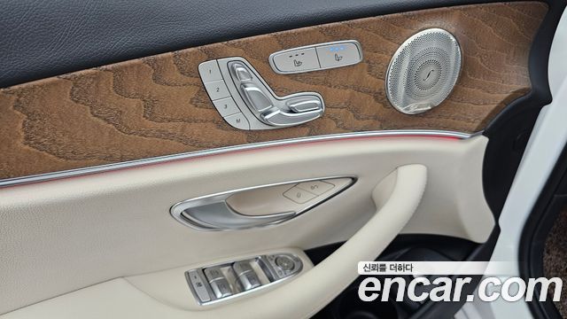 Mercedes-Benz E-Class (W213) E220d 4MATIC Exclusive 2023 — фото 35