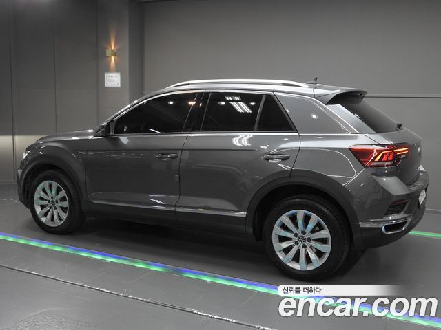 Volkswagen T-Roc 2.0 TDI Premium 2021 — фото 2