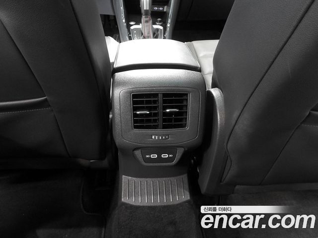 Volkswagen T-Roc 2.0 TDI Premium 2021 — фото 18