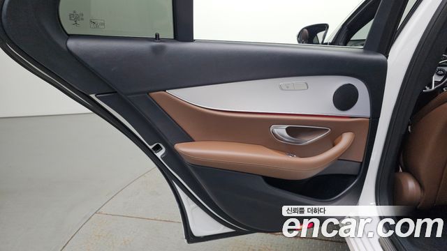 Mercedes-Benz E-Class (W213) E250 Avantgarde 2021 — фото 25