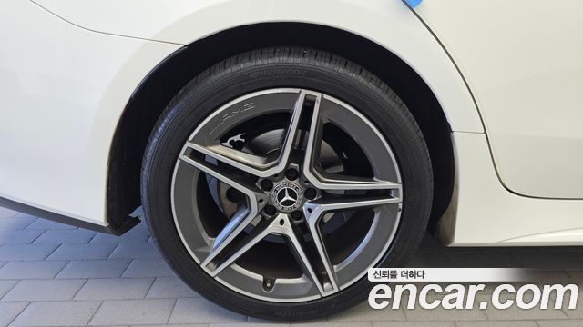 Mercedes-Benz CLS-Class (C257) CLS300d 4MATIC 2022 — фото 5
