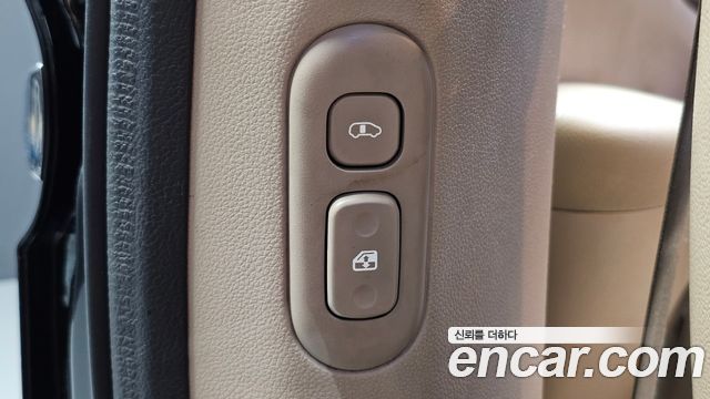Kia Carnival R Grand Carnival HI Limousine GLX Premium 2014 — фото 18