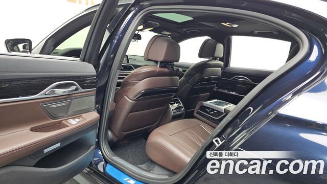 BMW 7 Series (G11) 730d xDrive M Sport 2017 — фото 11