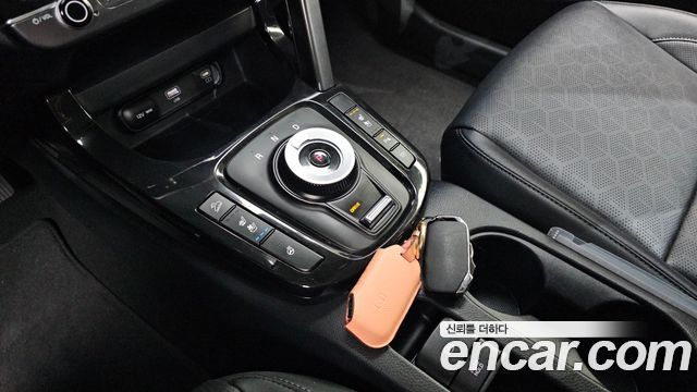 Kia Seltos Gasoline 1.6 Turbo 2WD Signature 2023 — фото 9