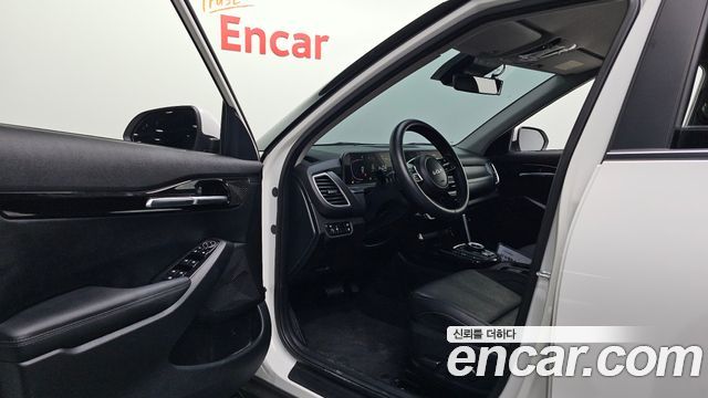 Kia Seltos Gasoline 1.6 Turbo 2WD Signature 2023 — фото 10
