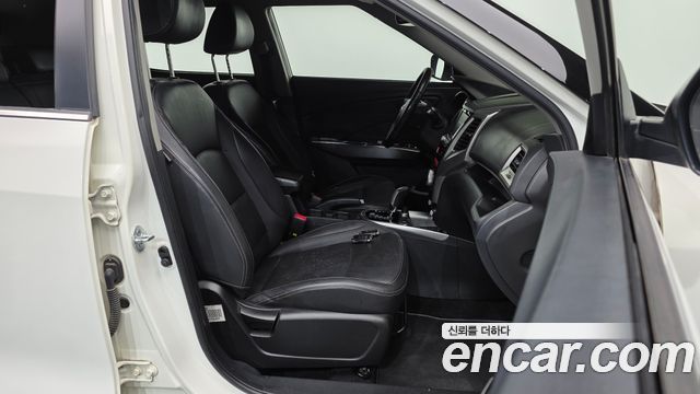 KG Mobility (SsangYong) Tivoli LX 2WD DLX 2015 — фото 11