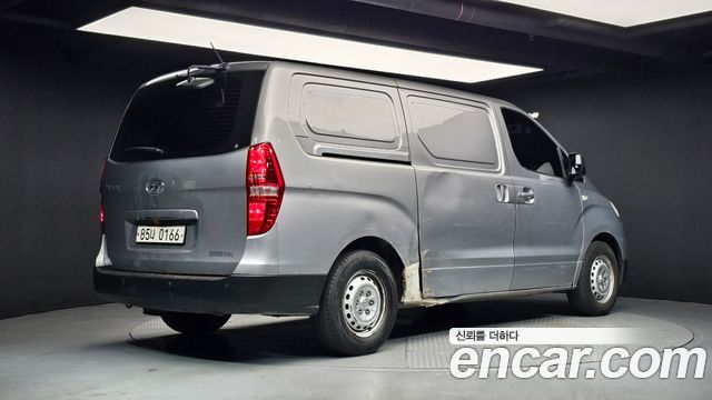 Hyundai Grand Starex 3-Seater VAN Smart 2018 — фото 2