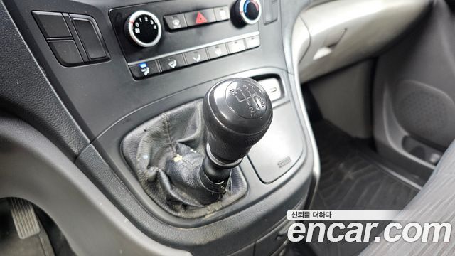 Hyundai Grand Starex 3-Seater VAN Smart 2018 — фото 9