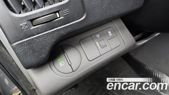 Hyundai Grand Starex 3-Seater VAN Smart 2018 — фото 18
