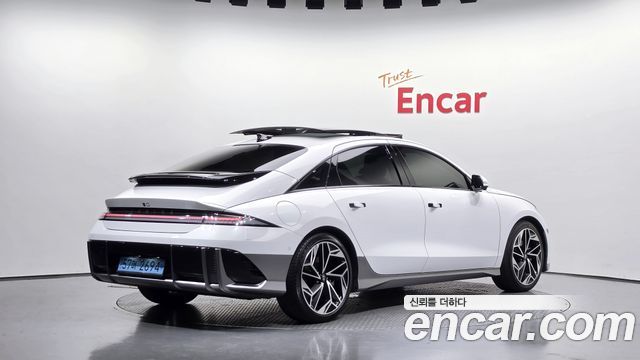 Hyundai Ioniq 6 Long Range Exclusive + 2023 — фото 2