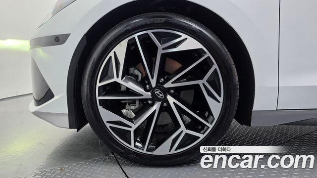 Hyundai Ioniq 6 Long Range Exclusive + 2023 — фото 5