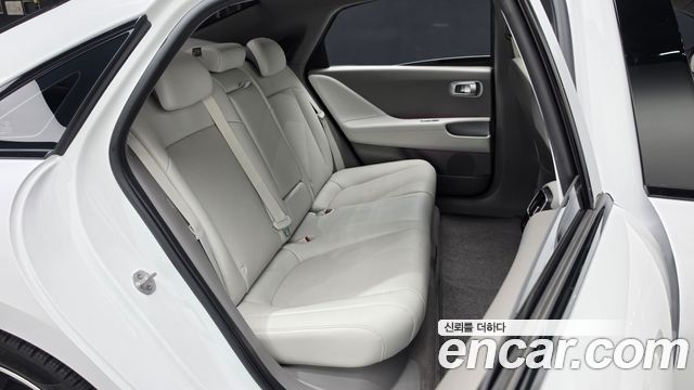 Hyundai Ioniq 6 Long Range Exclusive + 2023 — фото 12