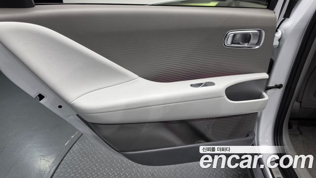 Hyundai Ioniq 6 Long Range Exclusive + 2023 — фото 25