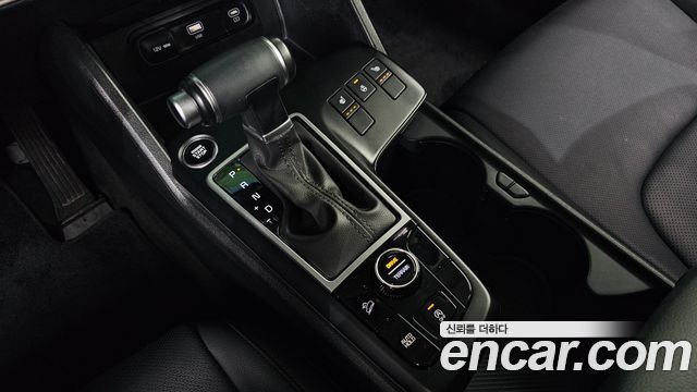 Kia Sportage (V) Diesel 2.0 4WD Trendy 2023 — фото 9