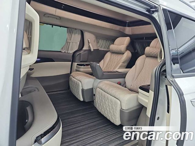 Kia Carnival (IV) Gasoline 4-Seater Hi-Limousine Signature 2023 — фото 16