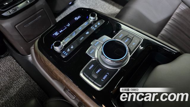 Genesis G90 3.3 T AWD Premium 2019 — фото 19