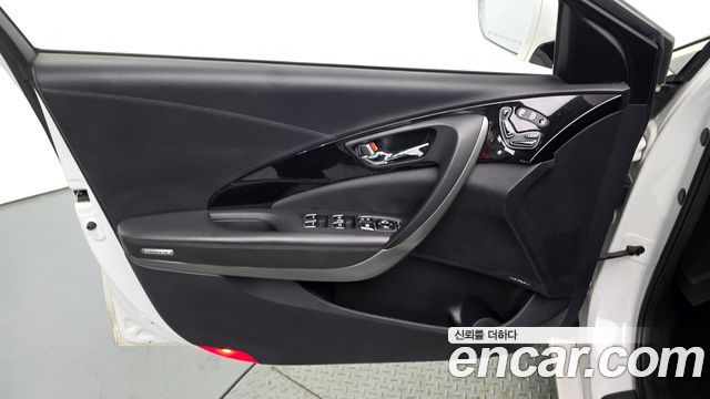 Hyundai Grandeur (HG) HG240 Modern Collection 2017 — фото 24