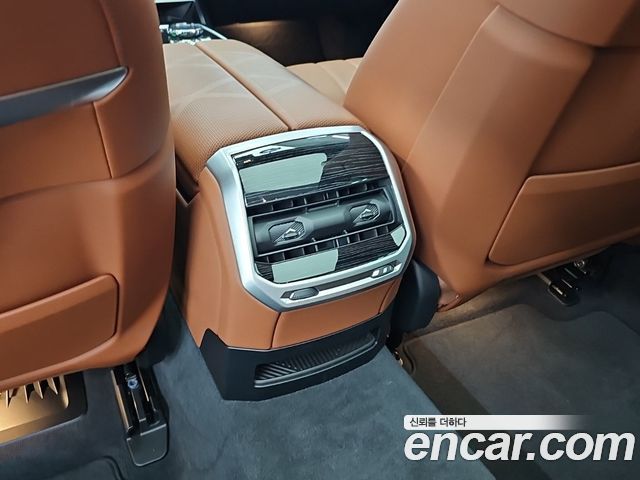 BMW 7 Series (G70) 740d xDrive M Sport 2025 — фото 17